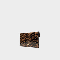 Larriblingg in Open Brown - Clutch | Aldo sale