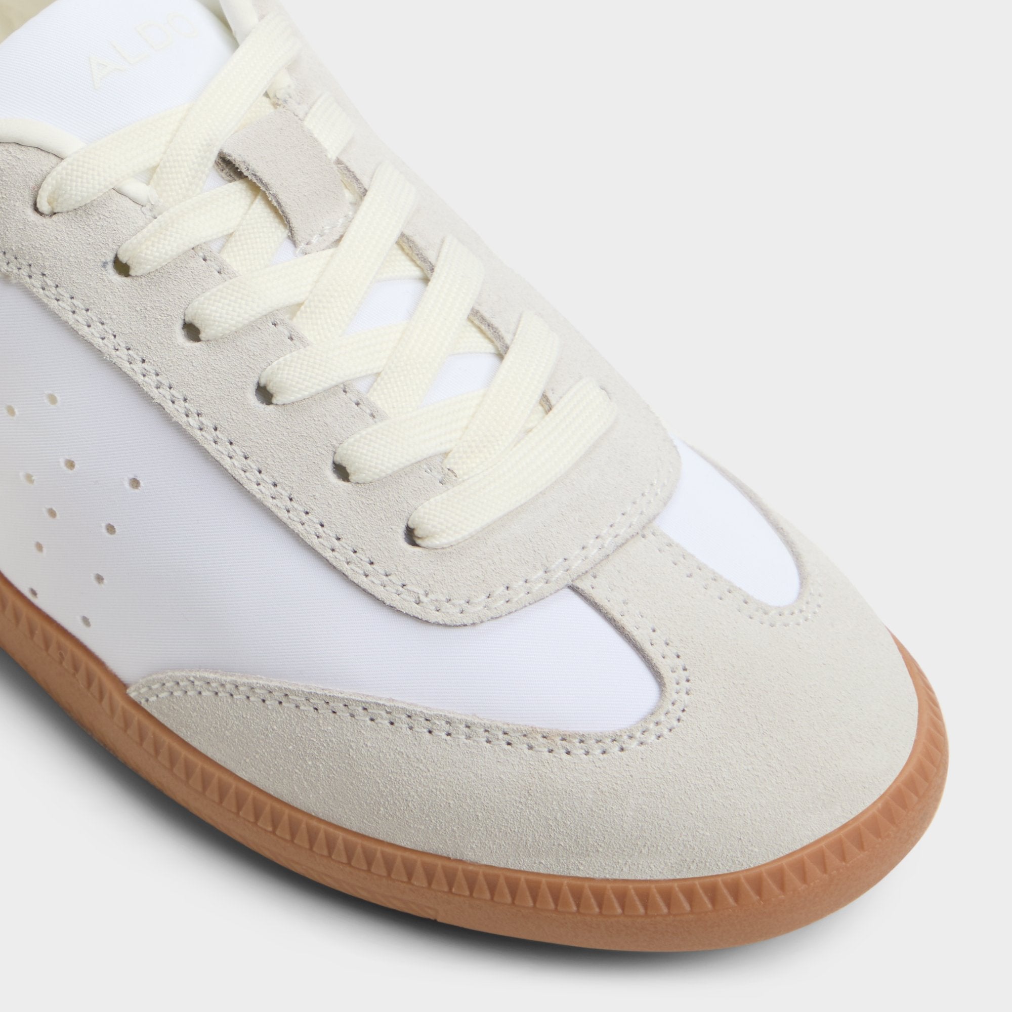 Clubstyle White/Black Women's Low top sneakers - Jogger sneaker, Jogger sole | Aldo sale
