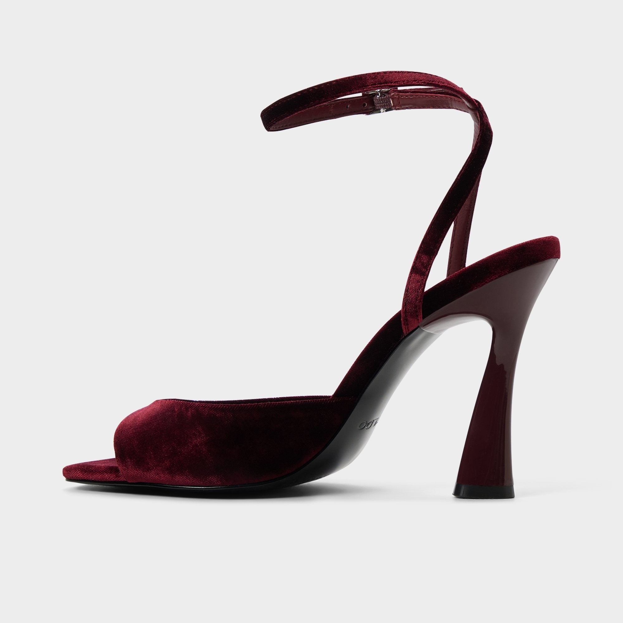 Alisonn in Bordo -  | Aldo sale