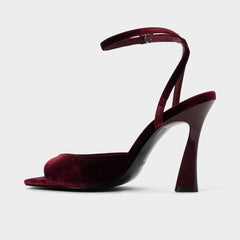Alisonn in Bordo -  | Aldo sale