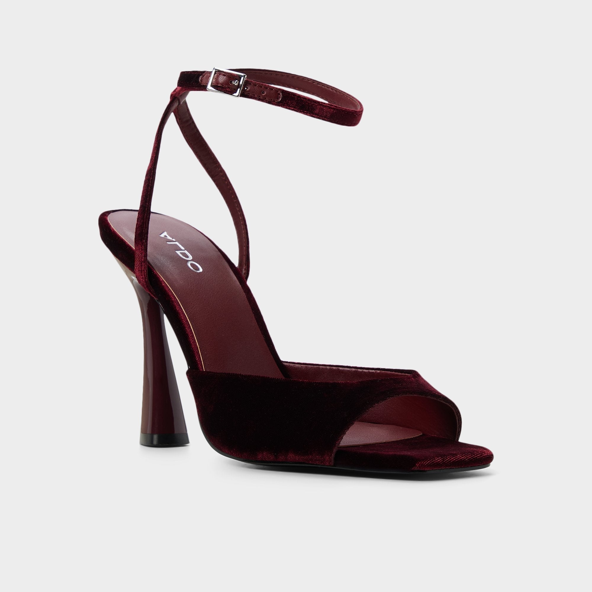 Alisonn in Bordo -  | Aldo sale