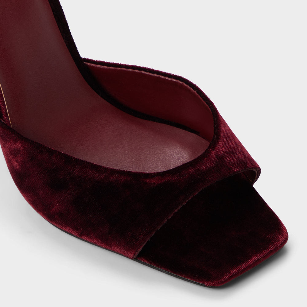Alisonn in Bordo -  | Aldo sale
