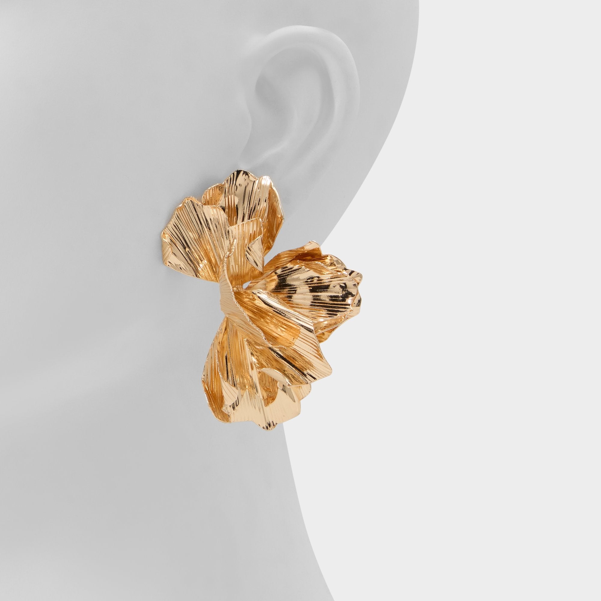 Glowe in Gold - Statement earrings | Aldo sale