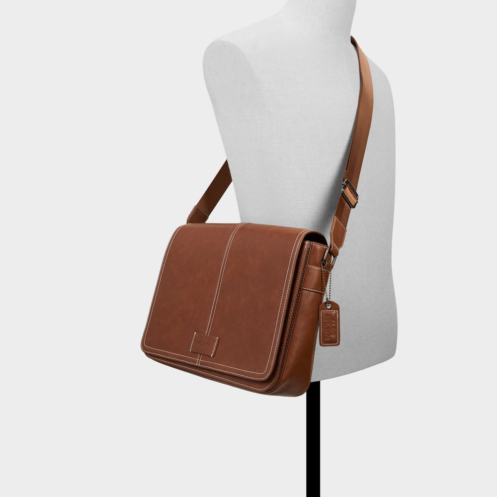 Wigoandd in Cognac - Messenger bag | Aldo sale